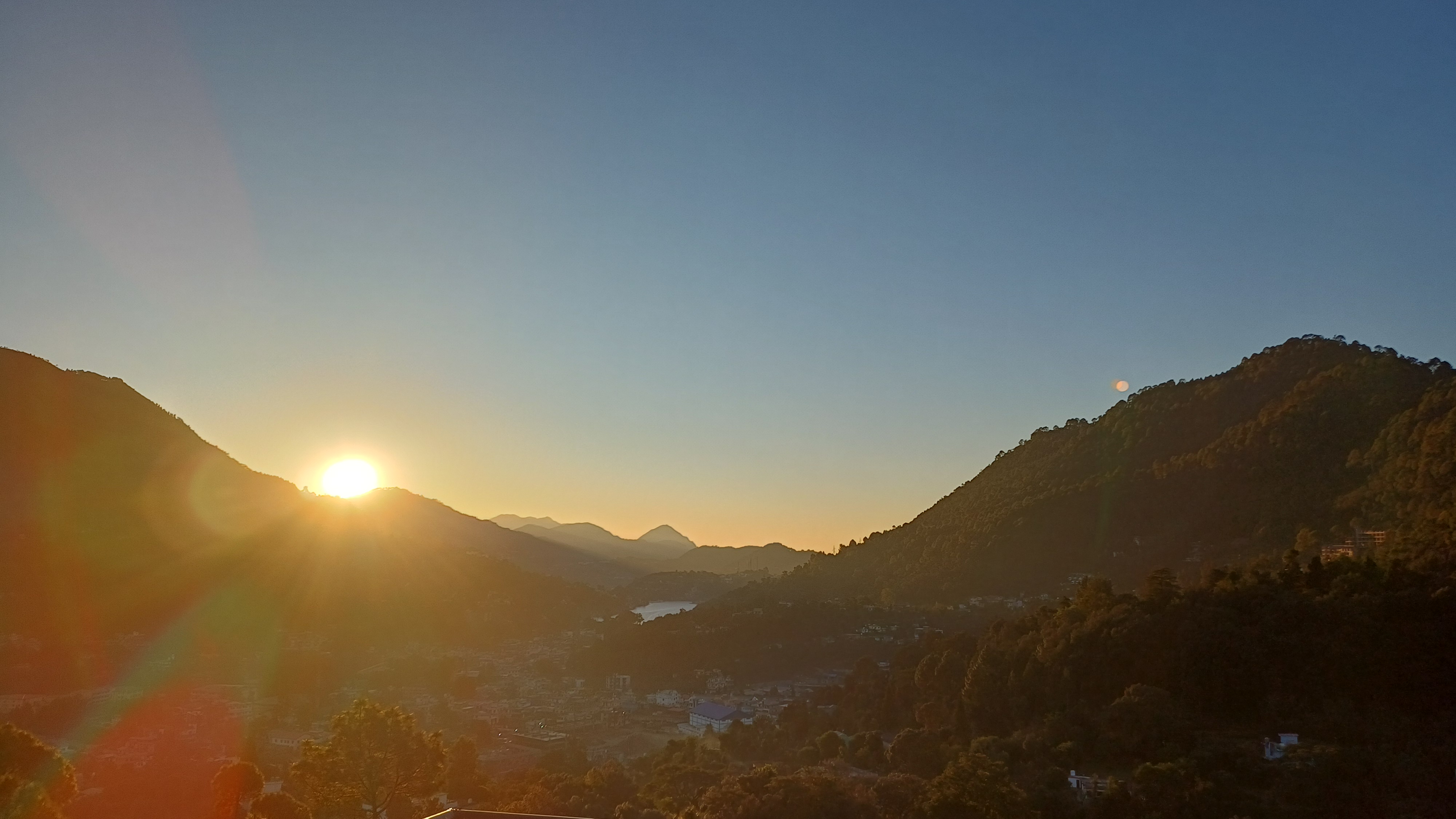 Sunrise at Bhimtal